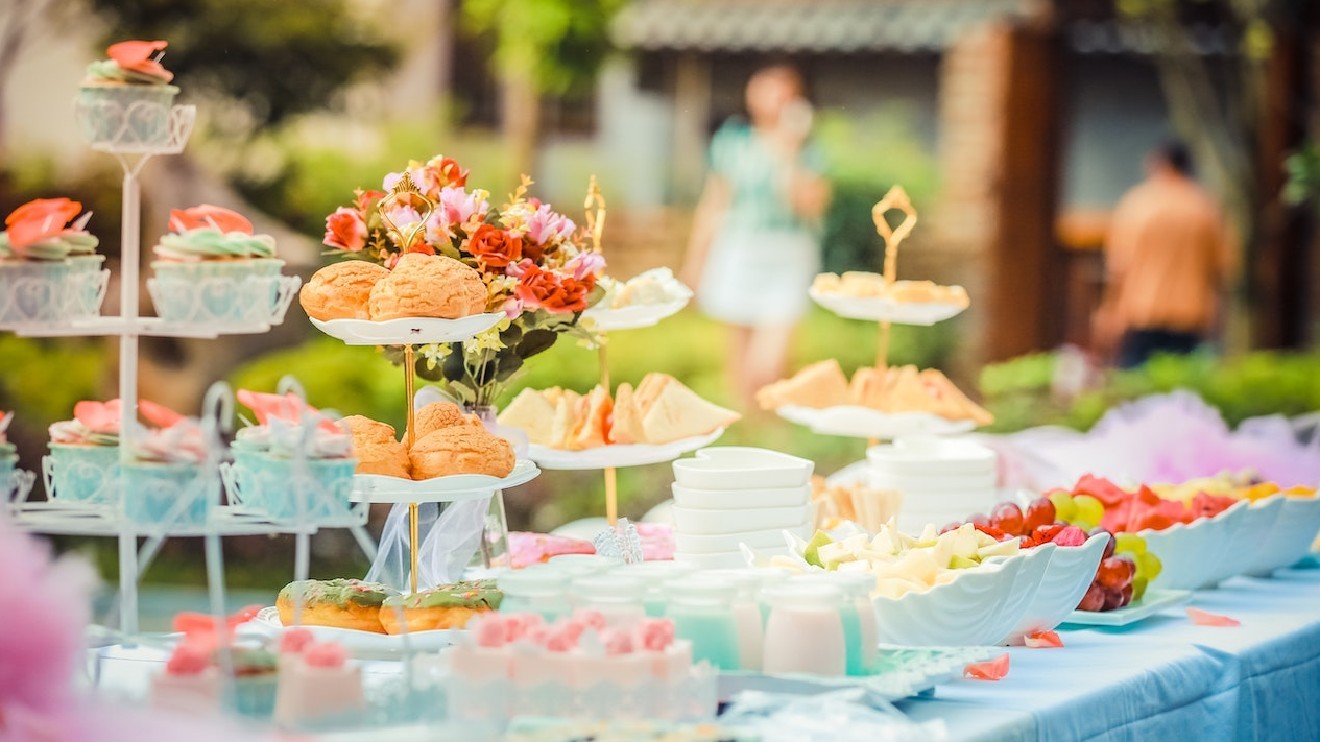 How to enjoy your outdoor entertaining this summer