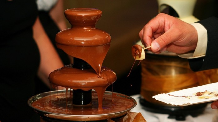 Indulgent desserts and chocolate fountains – go on spoil yourself!